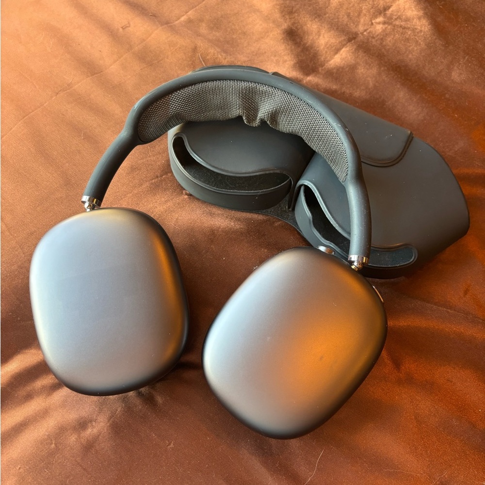 Apple Airpod Max Headphones W/ Protective Case
